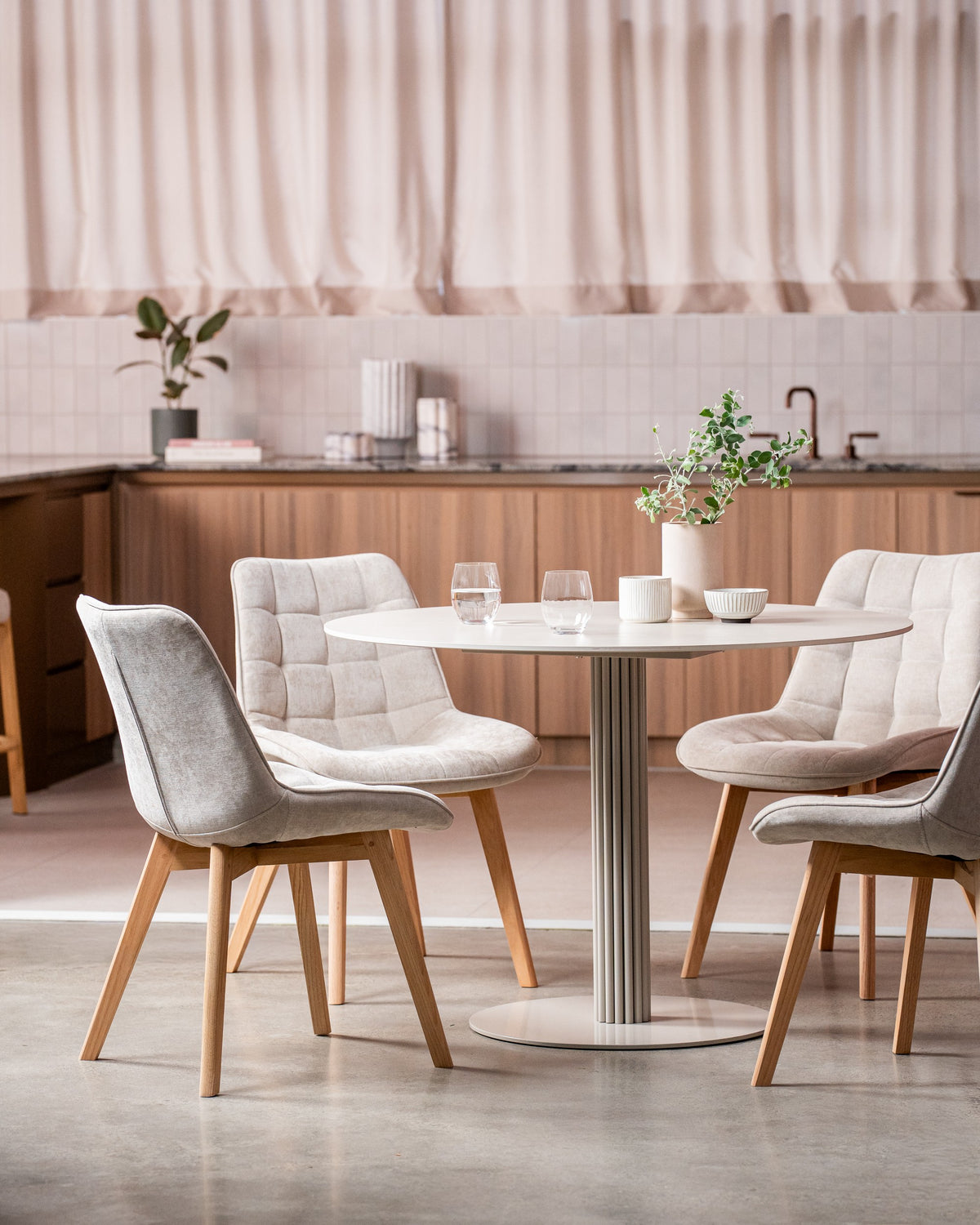 Arlino Dining Table Grigio / Matte Tofu