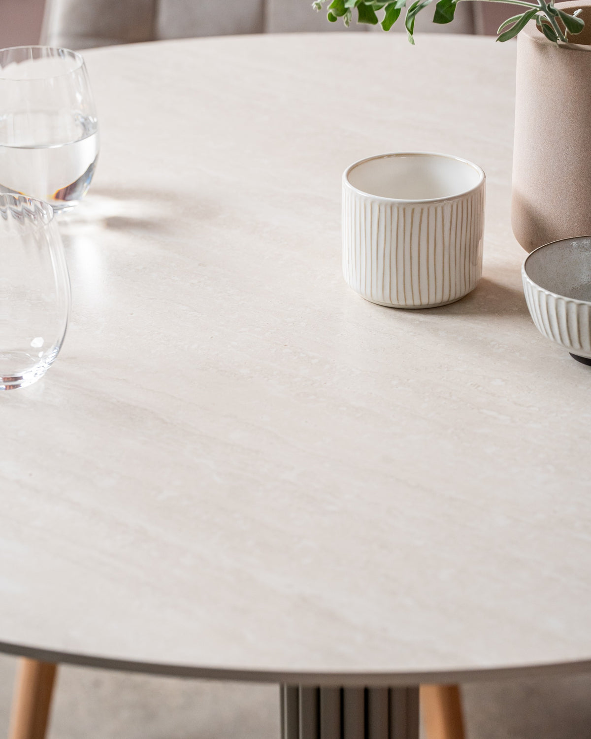 Arlino Dining Table Grigio / Matte Tofu