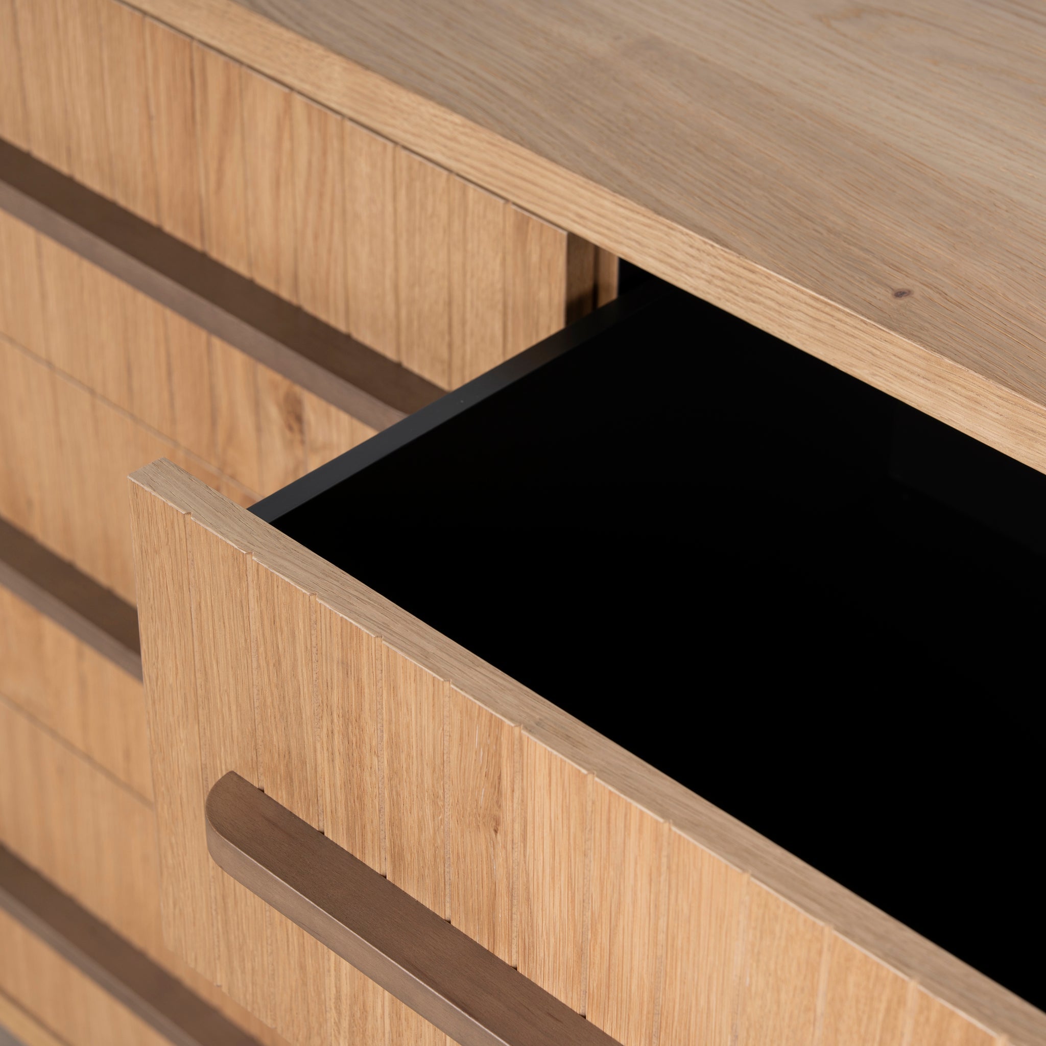 Chest of 6 Drawers - Knotty Oak