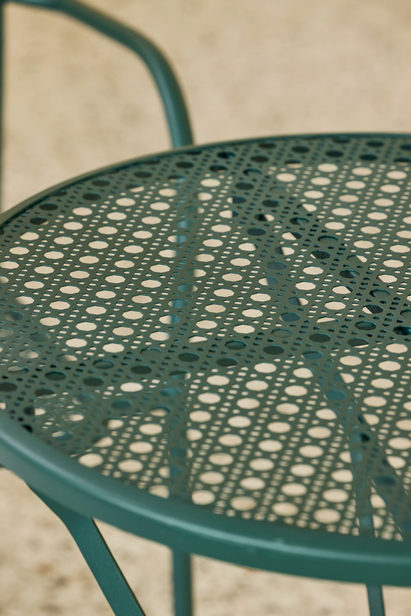 Canopy Outdoor Table Forest