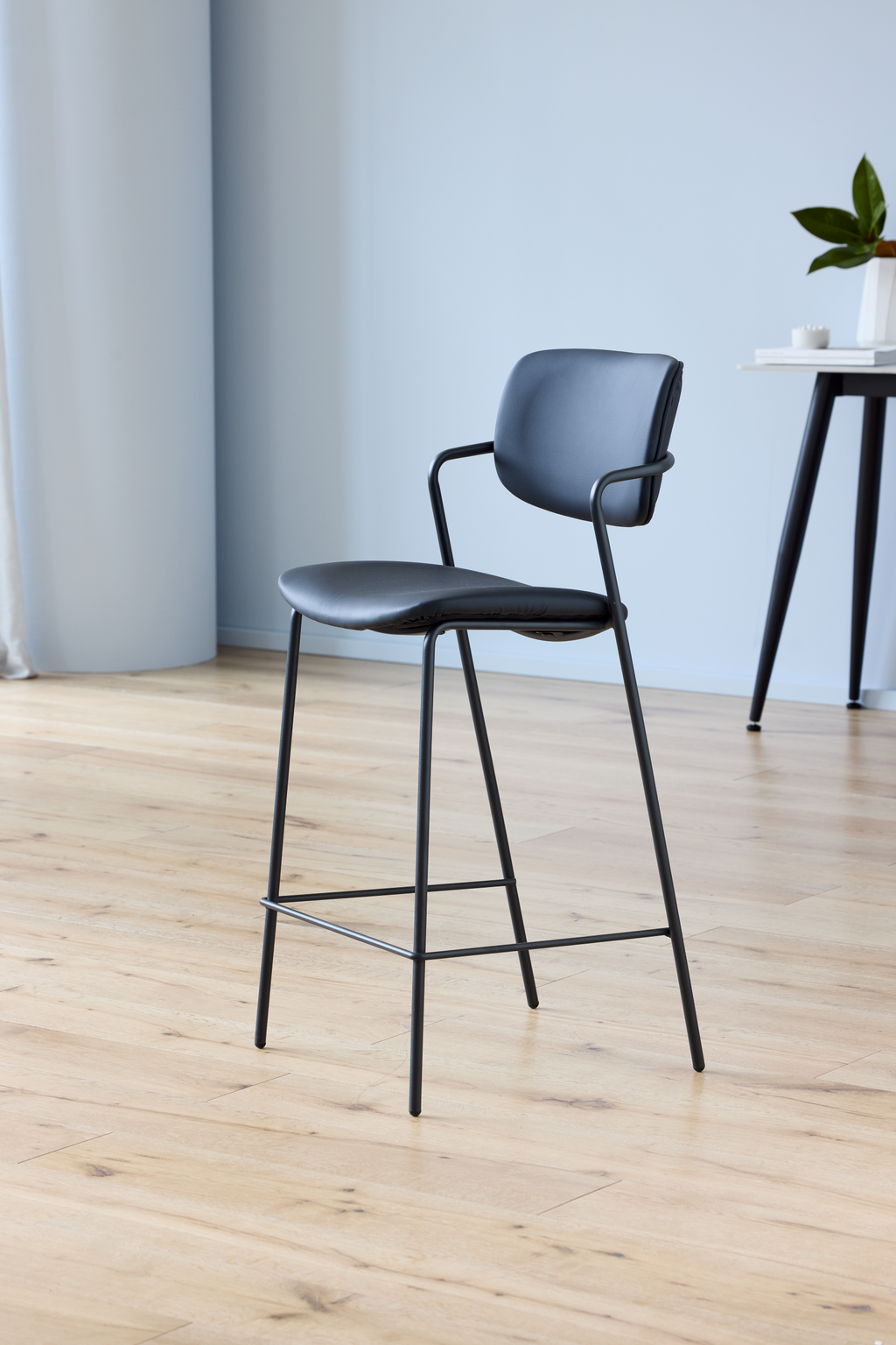Luvella Bar Stool Black (Set of 2)