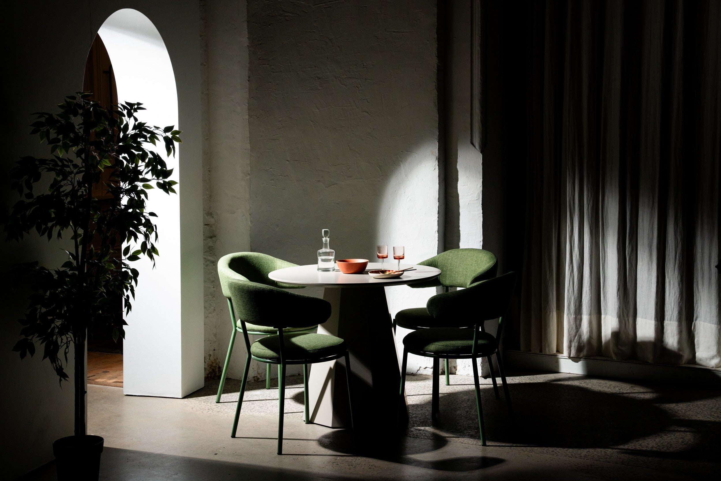 Palette Dining Table Putty