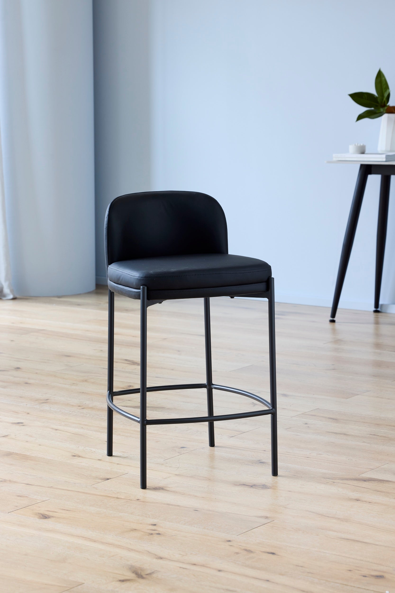 Obsidian Bar Stool Black
