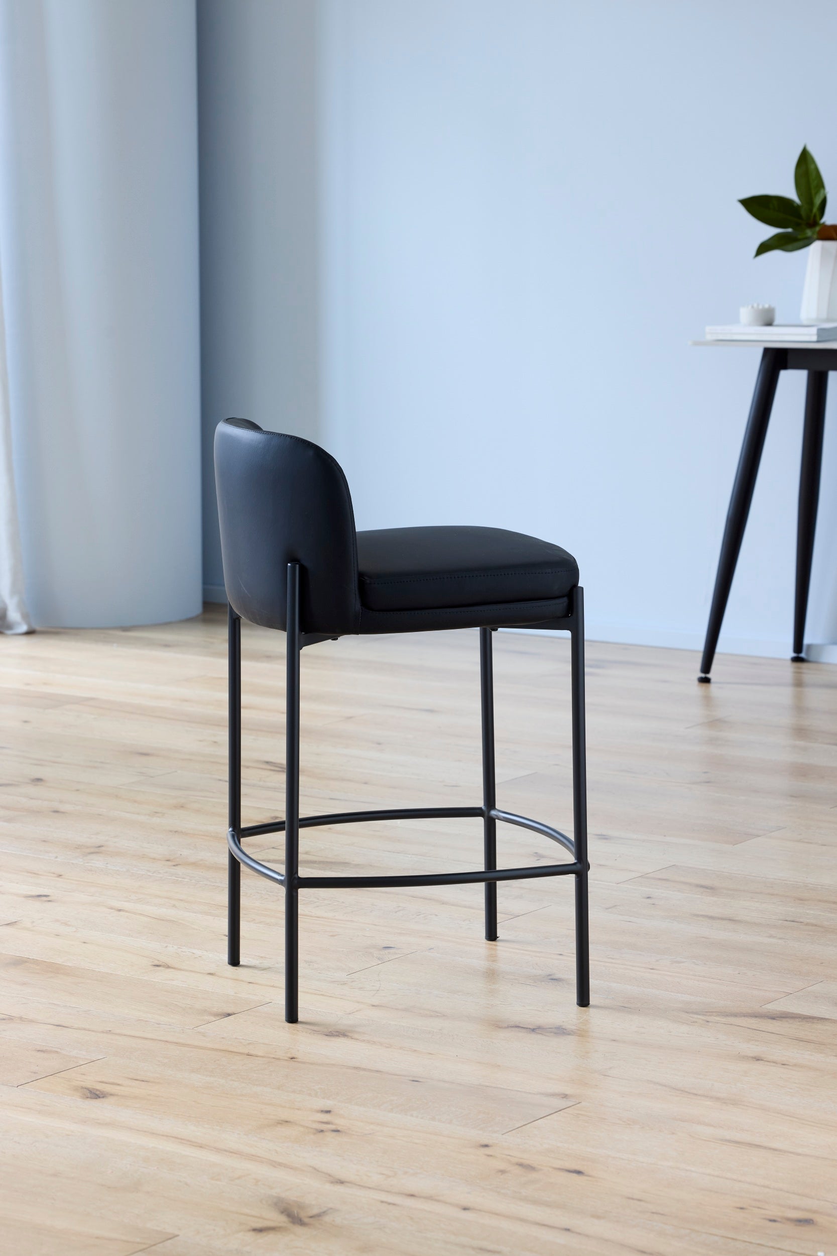 Obsidian Bar Stool Black