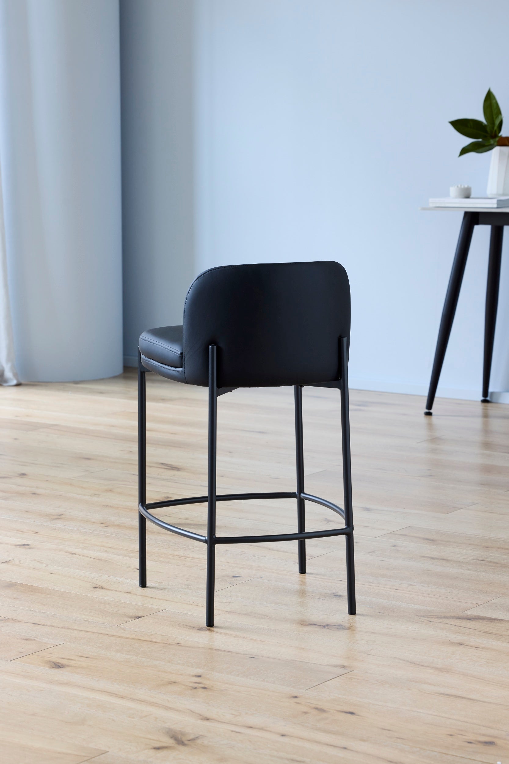 Obsidian Bar Stool Black