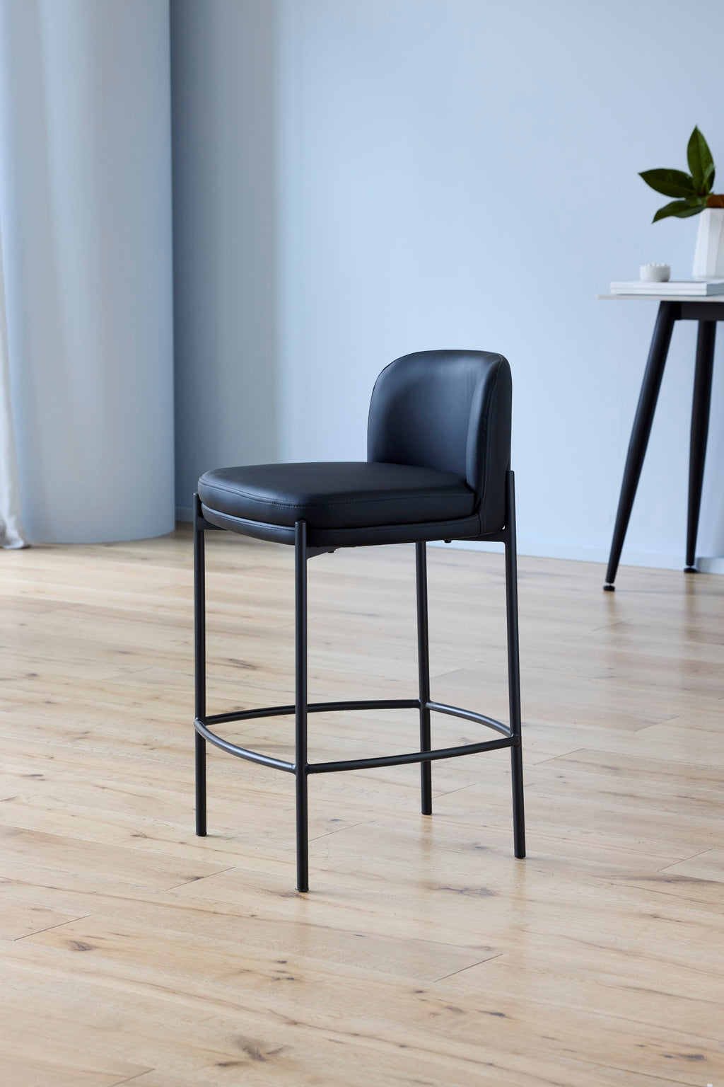 Obsidian Bar Stool Black