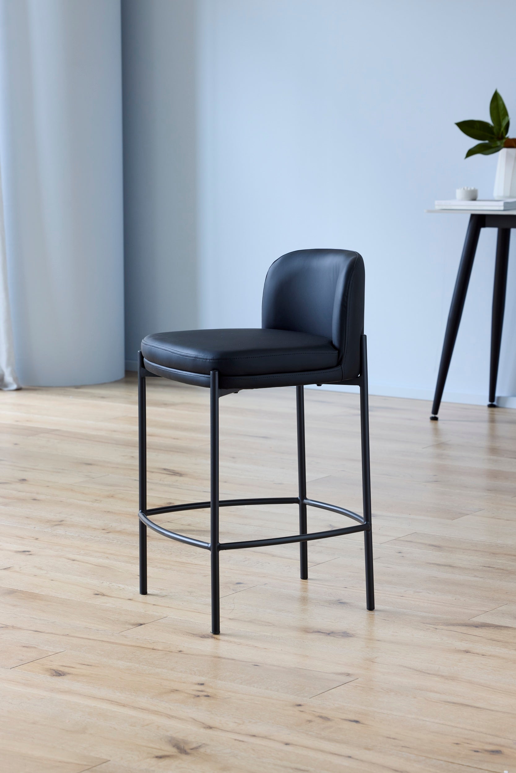 Obsidian Bar Stool Black