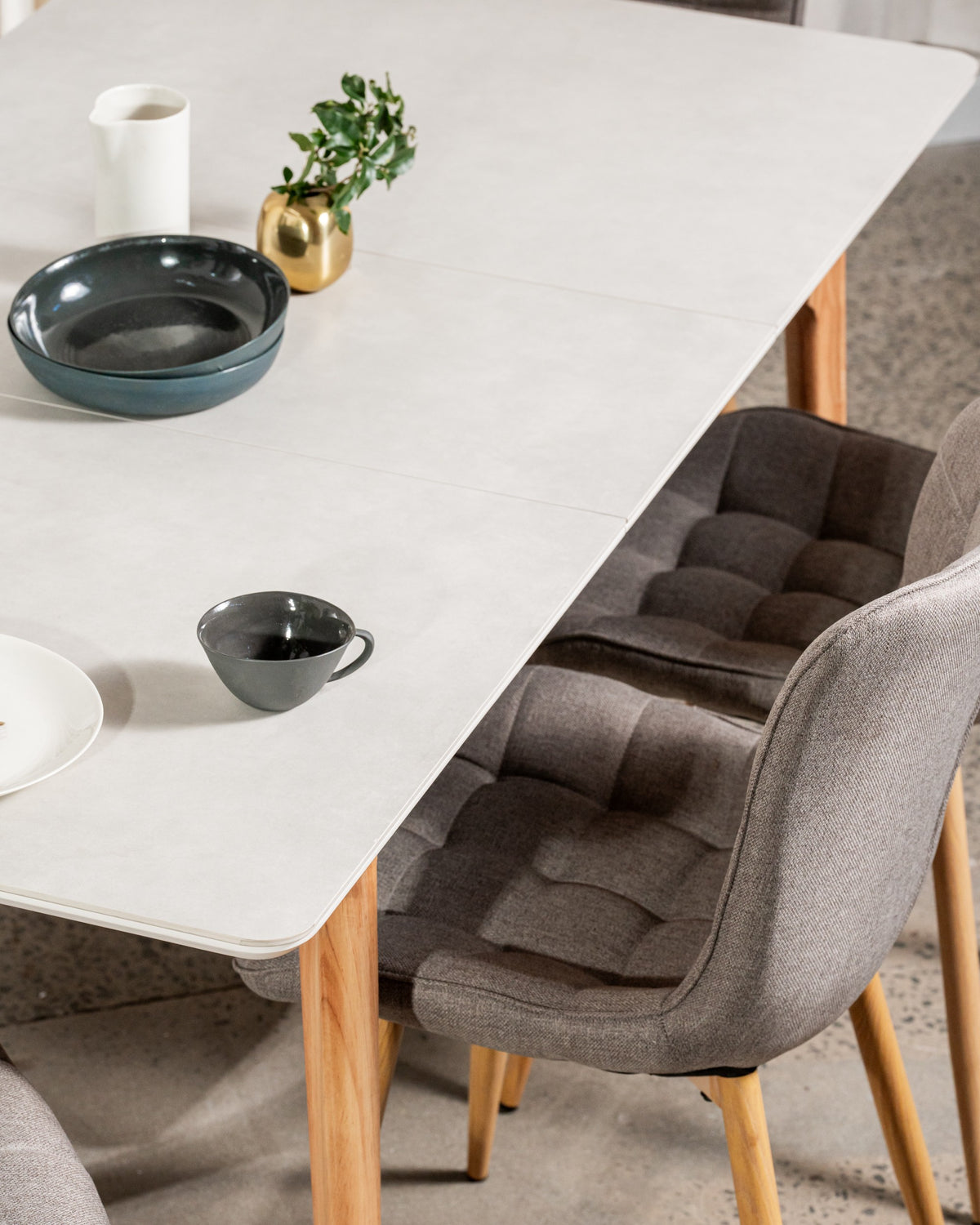 Norvella Extension Dining Table Light Grey Ceramic