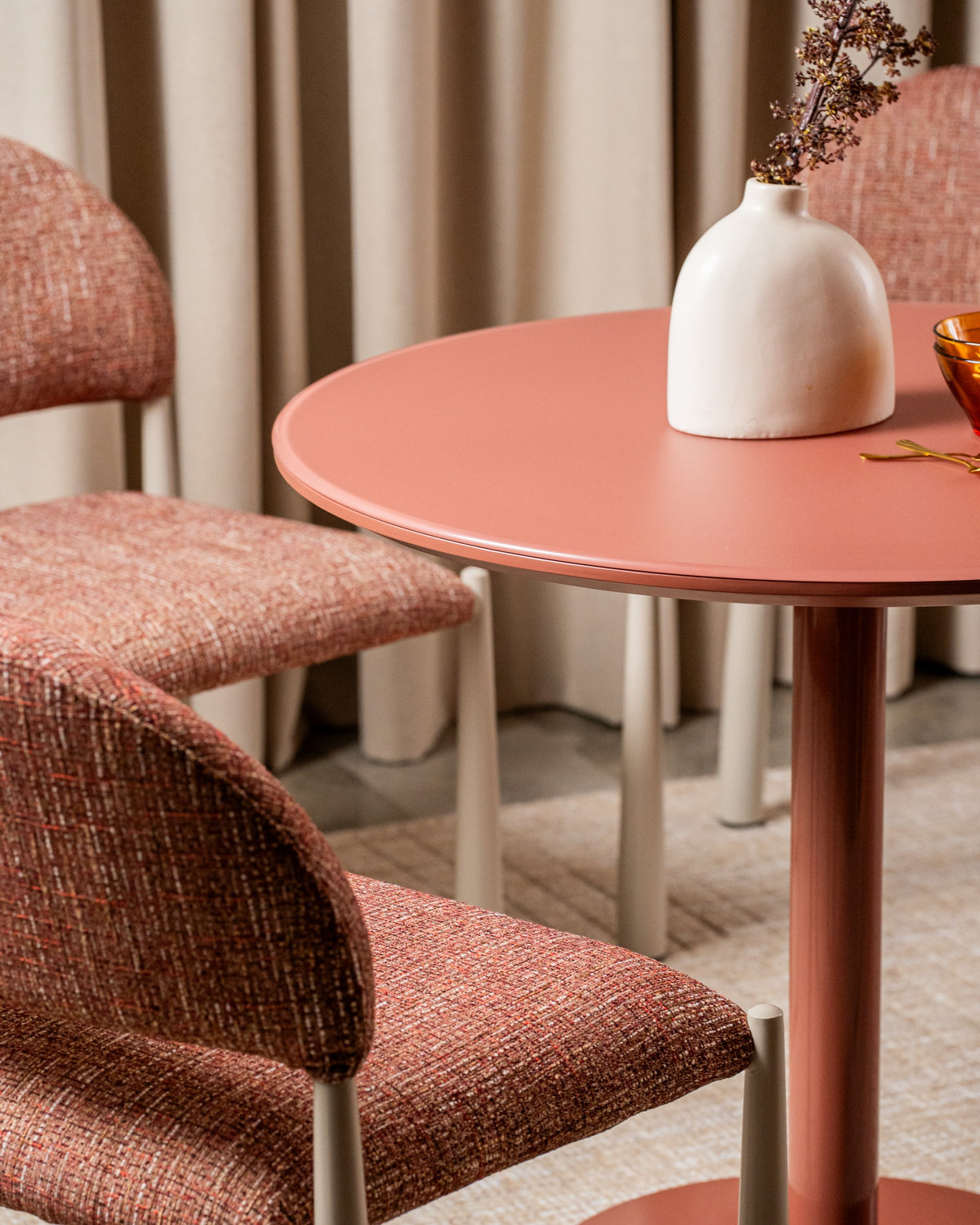 Posvella Dining Table Matte Dusty Rose