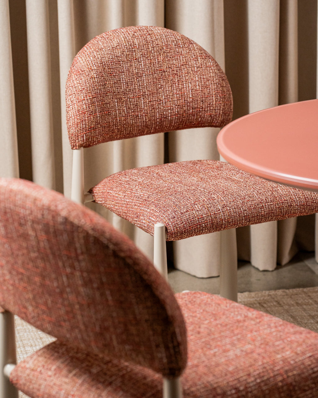 Posvella Dining Table Matte Dusty Rose