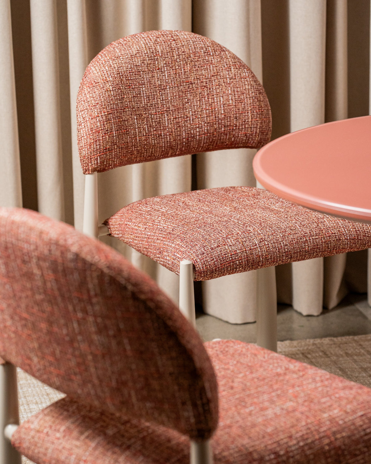 Posvella Dining Table Matte Dusty Rose