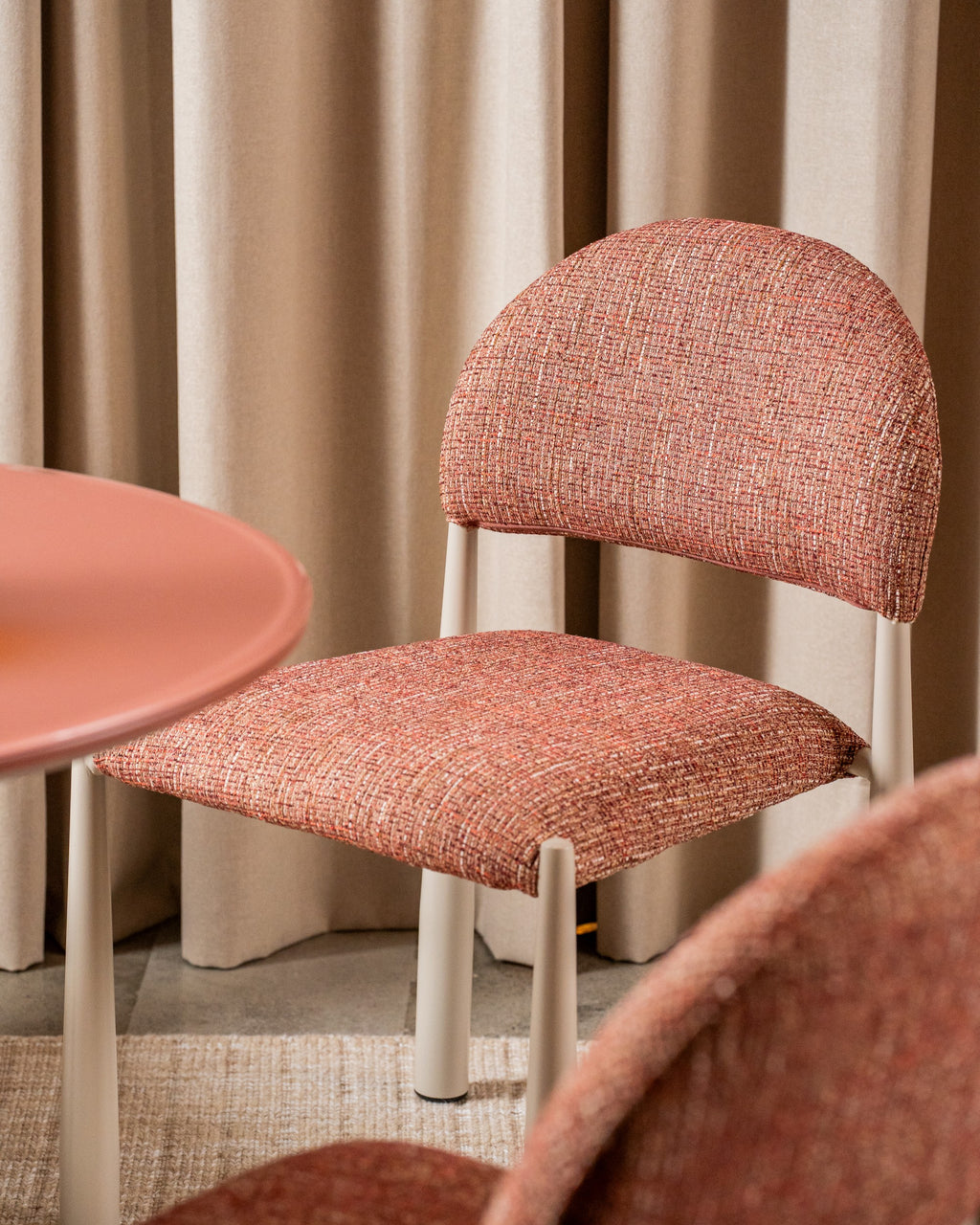 Posvella Dining Table Matte Dusty Rose