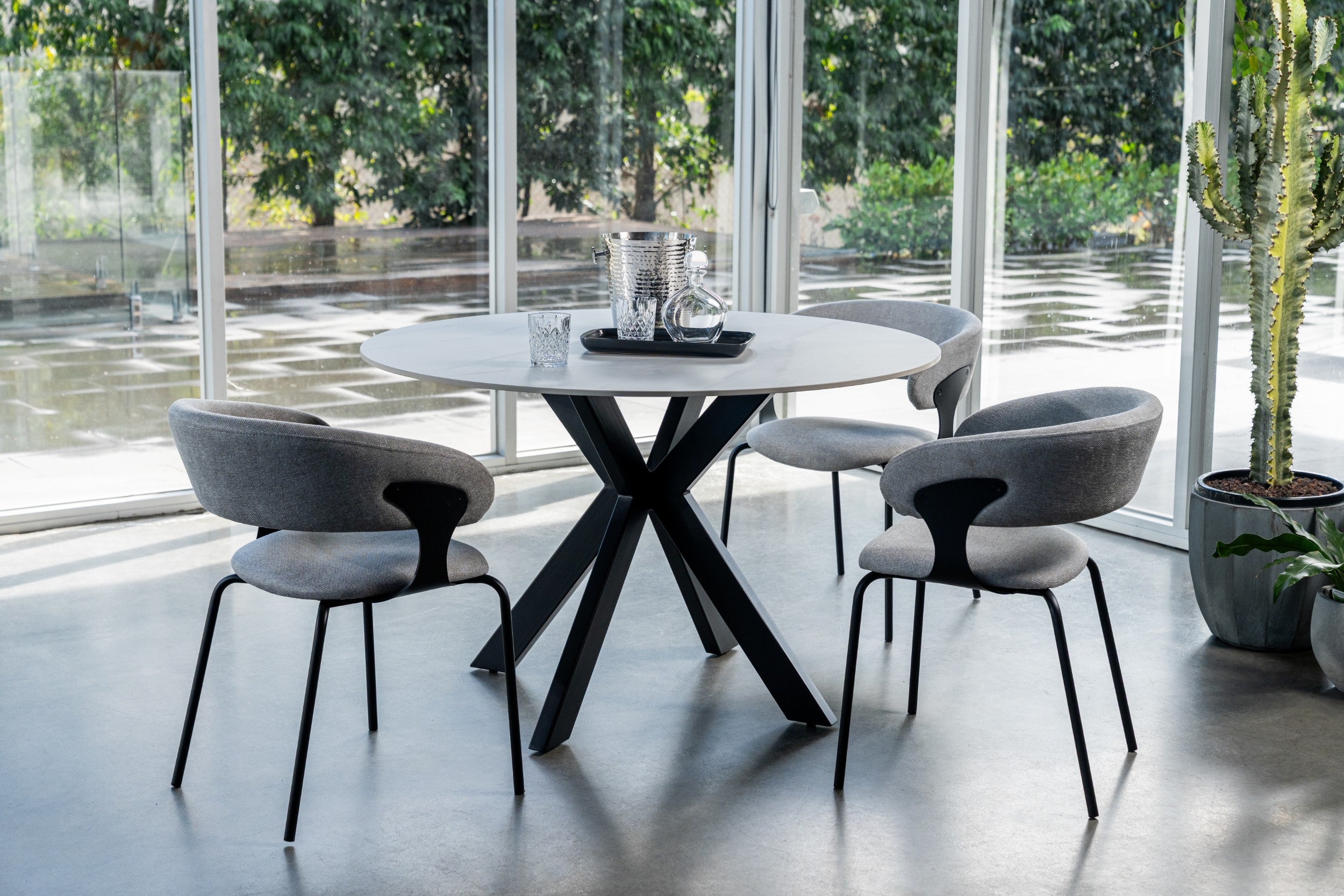 Venezia Round Dining Table Snow White