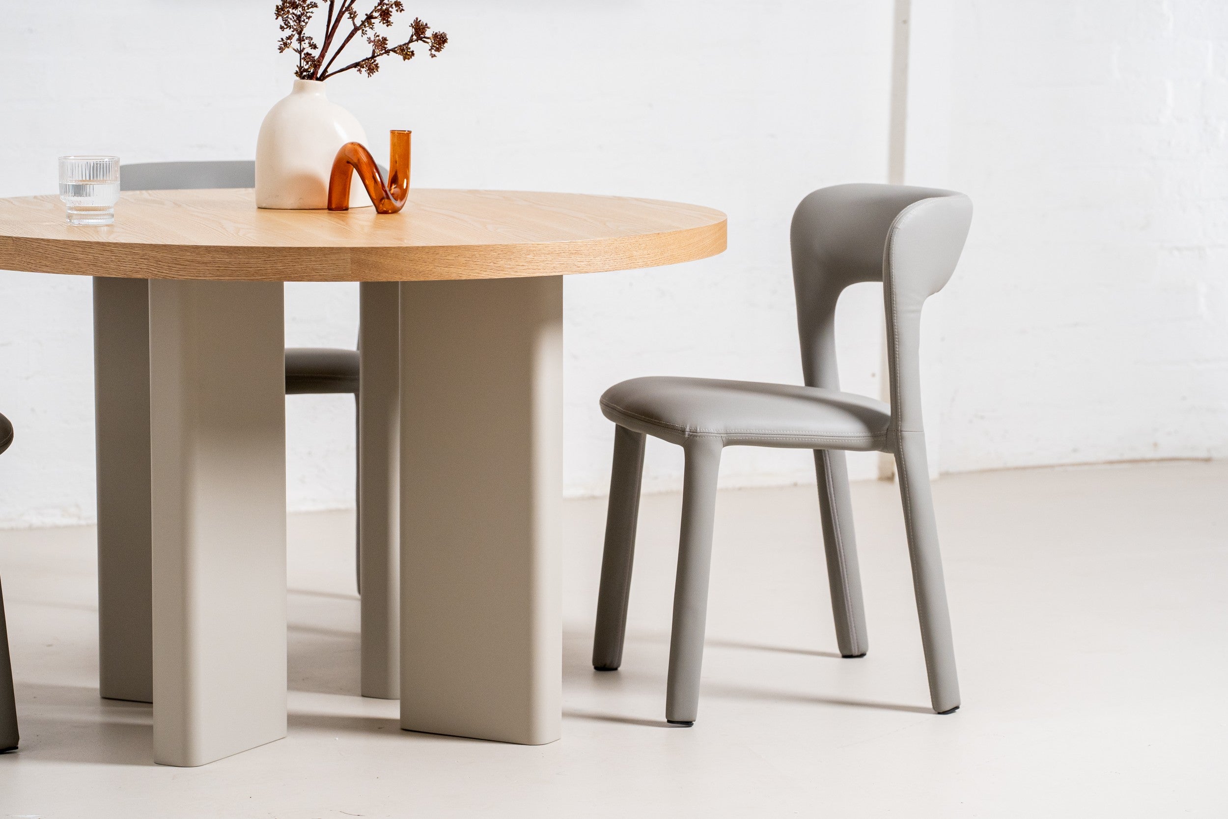Westwood Round Dining Table Oak / Grey