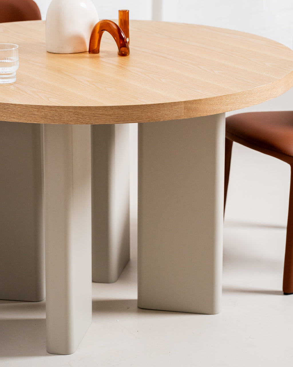 Westwood Round Dining Table Oak / Grey