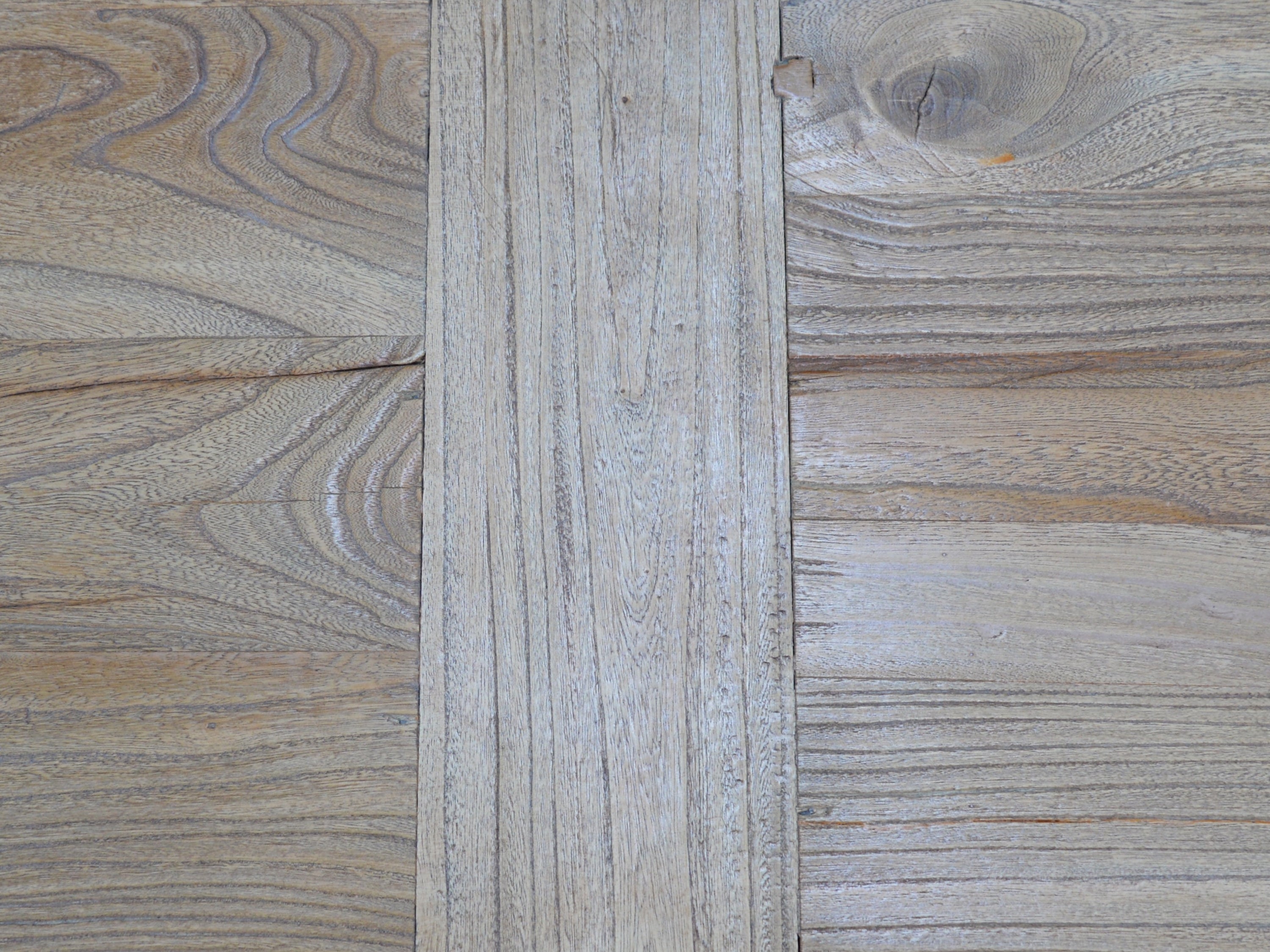 Elm Wood Siena Dining Table 3m - Rustic Natural